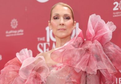 Veja as fotos de Céline Dion na passadeira vermelha do evento de moda de Elie Saab na Arábia Saudita