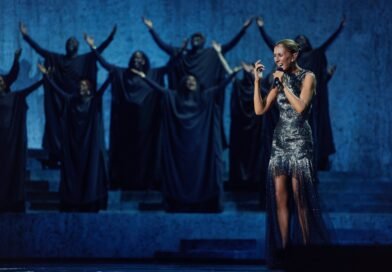 Céline Dion em Paris: 2ª noite sem alterações | Rihanna e Kim Kardashian na plateia
