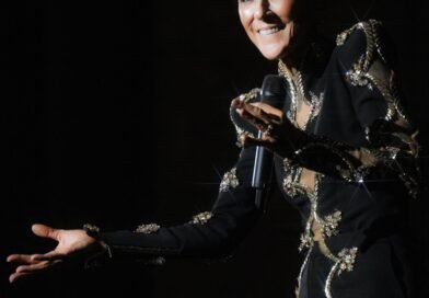 Céline Dion bate recordes em Paris e arrecada 125,5 milhões de dólares em 16 concertos