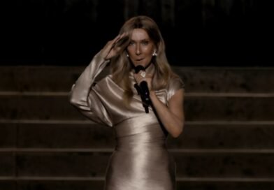 Céline Dion grava atuação de “You’re The Voice” em Paris para tributo a John Farnham